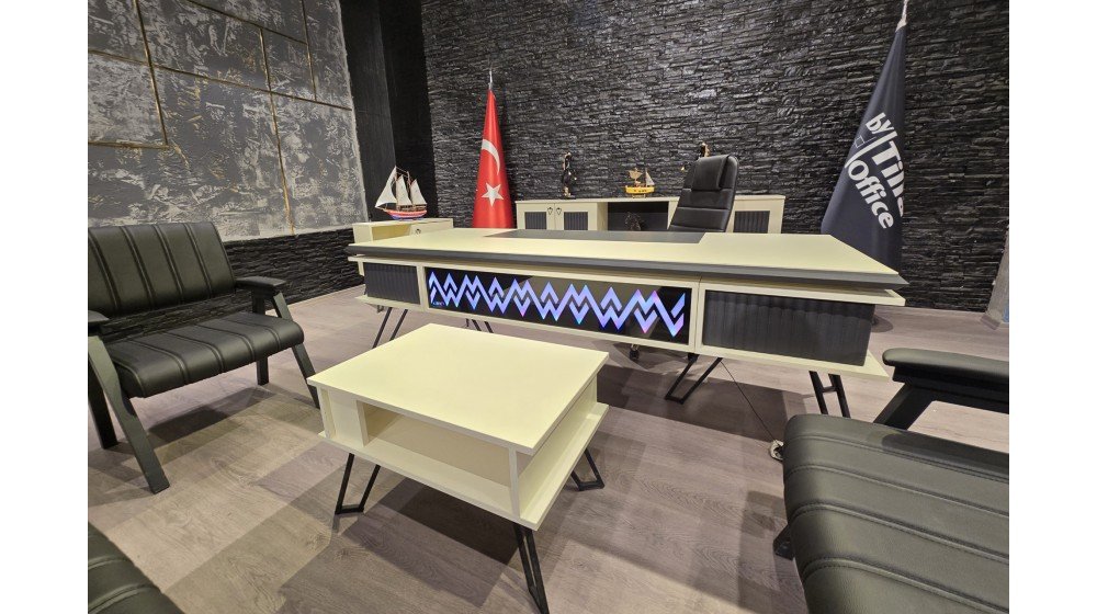 Tilia Benay modern yönetici ofis paketi; LED ışıklı suntalam masa takımı, KNY makam koltuğu ve Lazer bekleme grubu dahil.